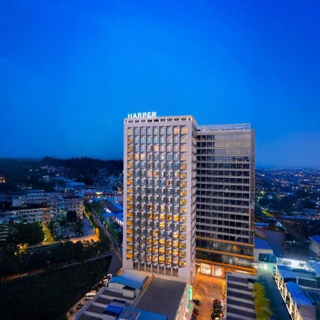 Harper Premier Nagoya Batam Hotel Екстериор снимка