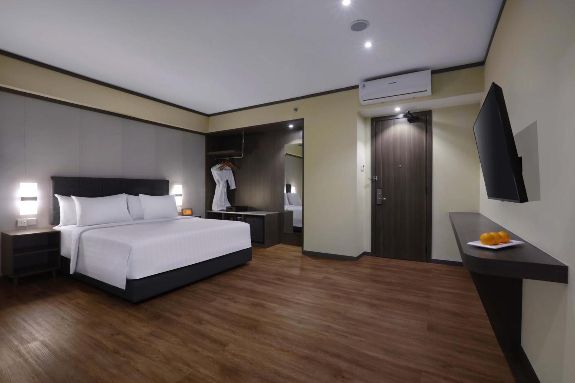 Harper Premier Nagoya Batam Hotel Екстериор снимка