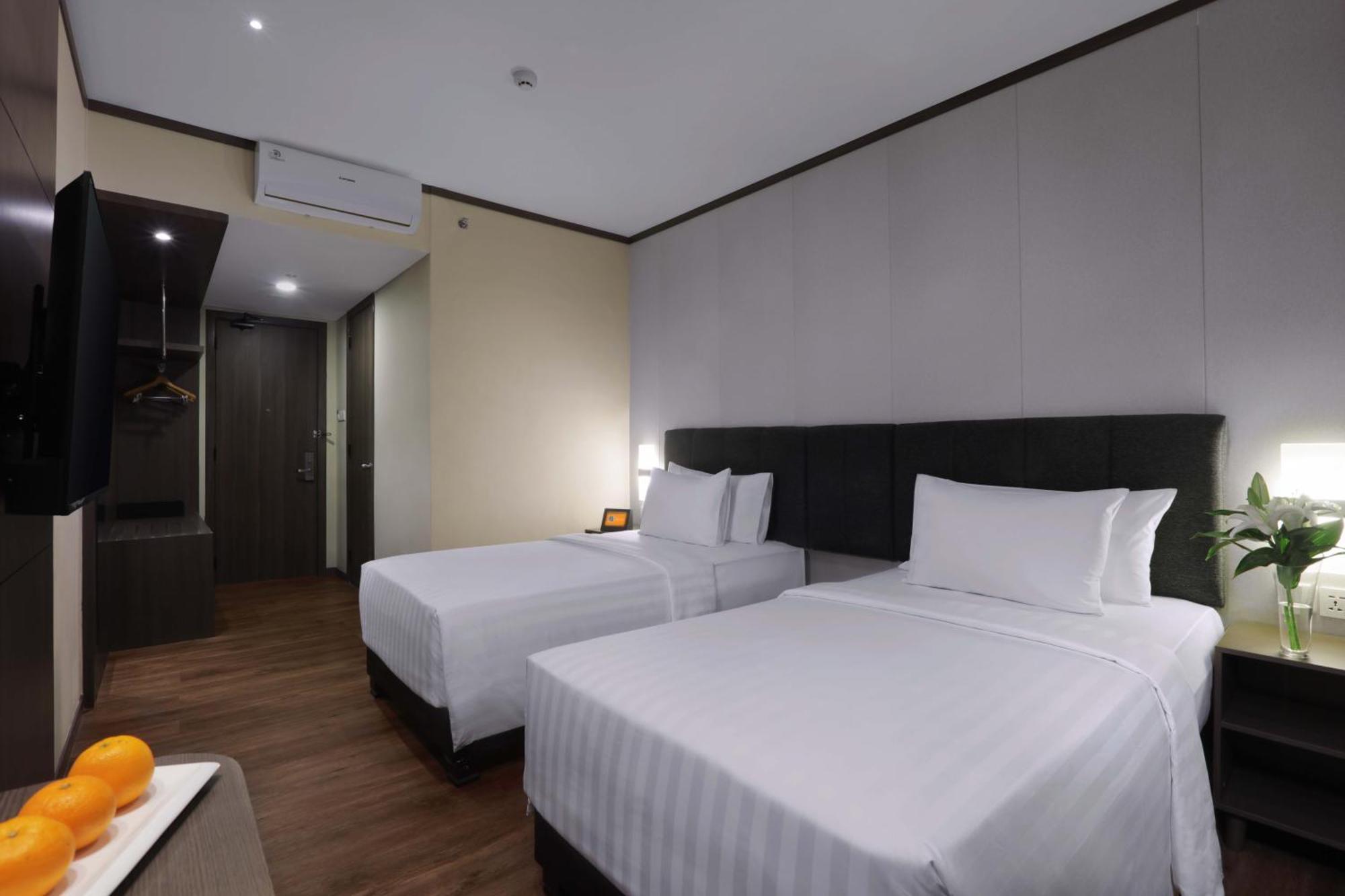 Harper Premier Nagoya Batam Hotel Екстериор снимка