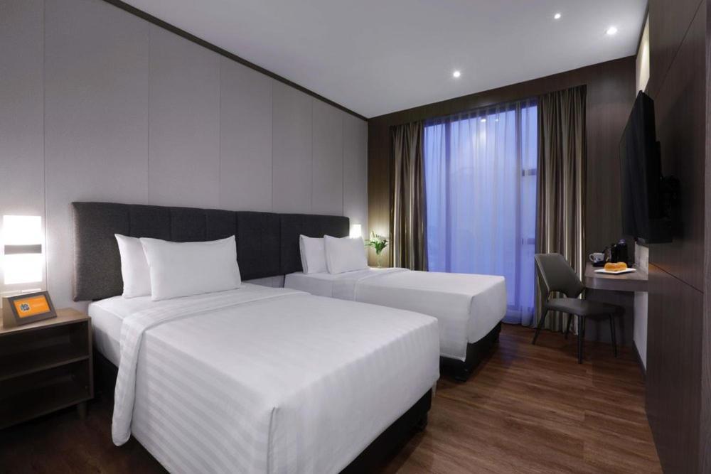 Harper Premier Nagoya Batam Hotel Екстериор снимка