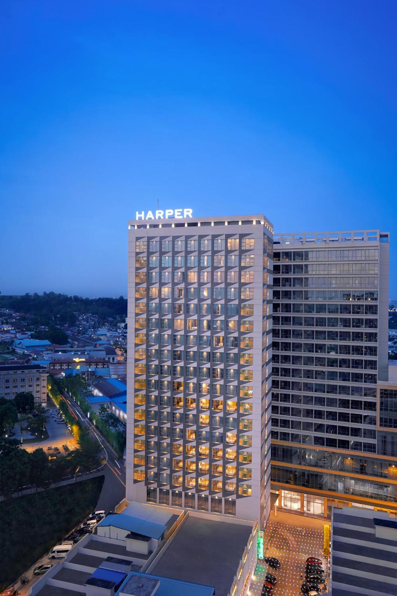 Harper Premier Nagoya Batam Hotel Екстериор снимка