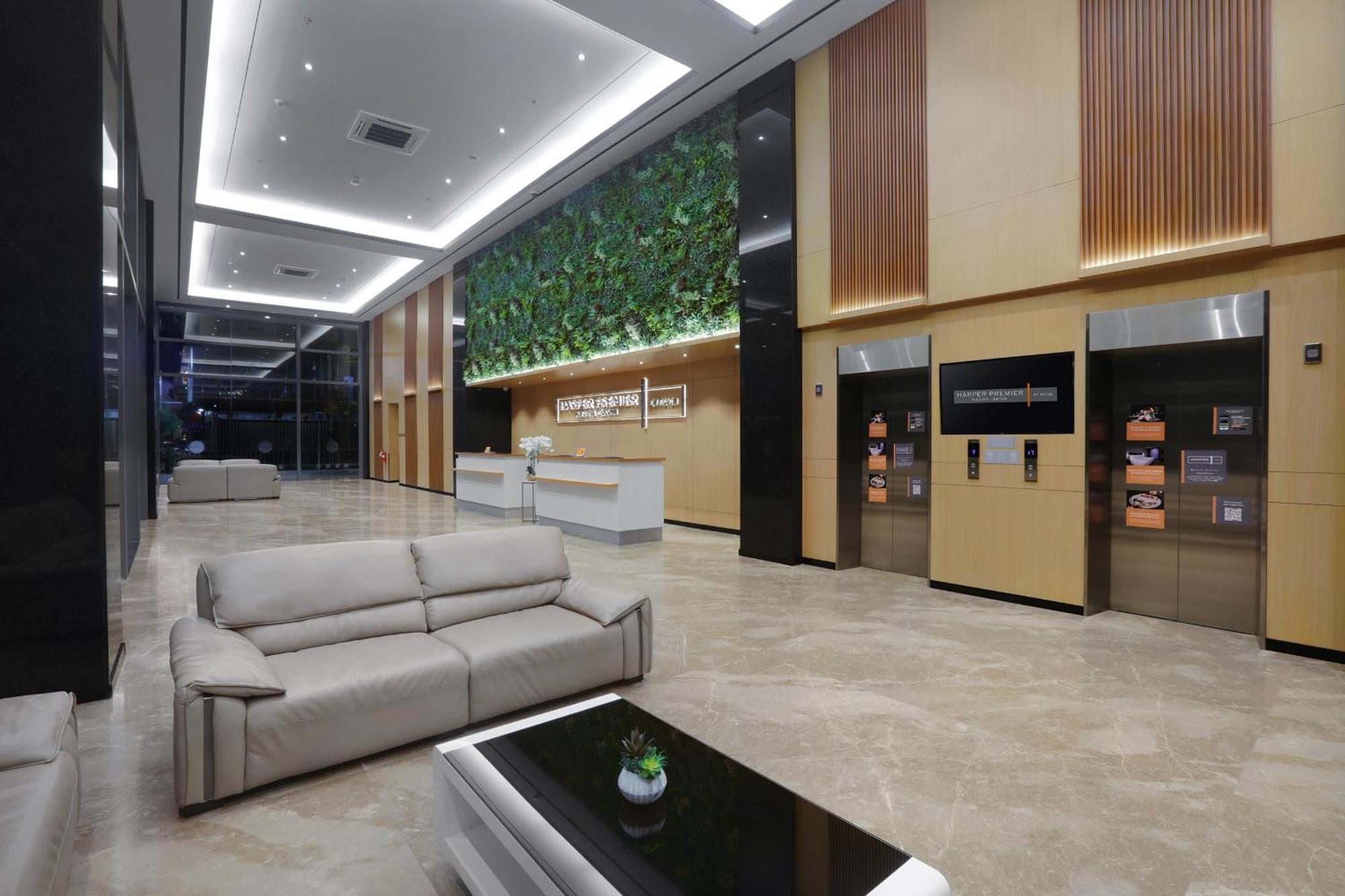 Harper Premier Nagoya Batam Hotel Екстериор снимка