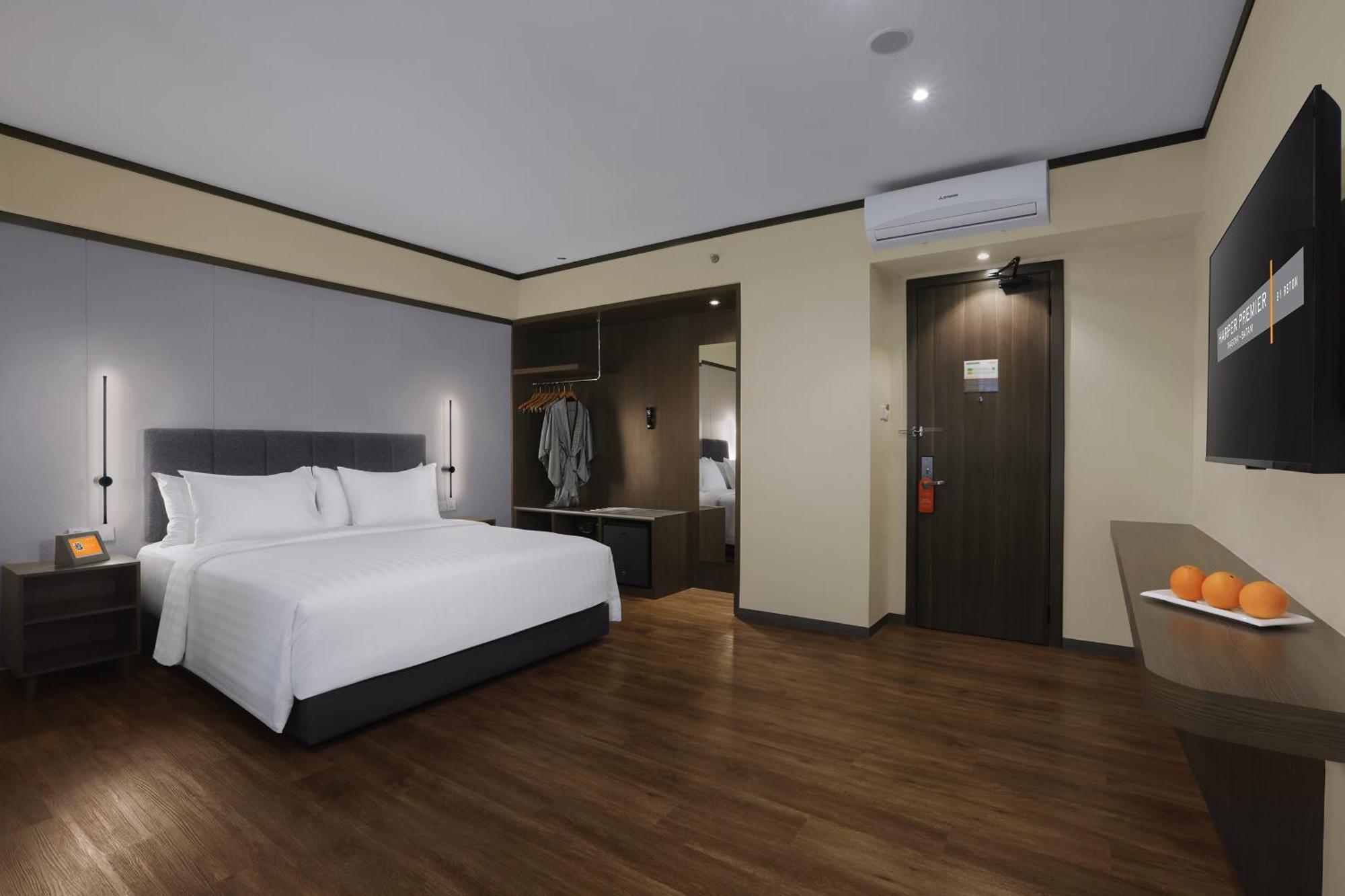 Harper Premier Nagoya Batam Hotel Екстериор снимка