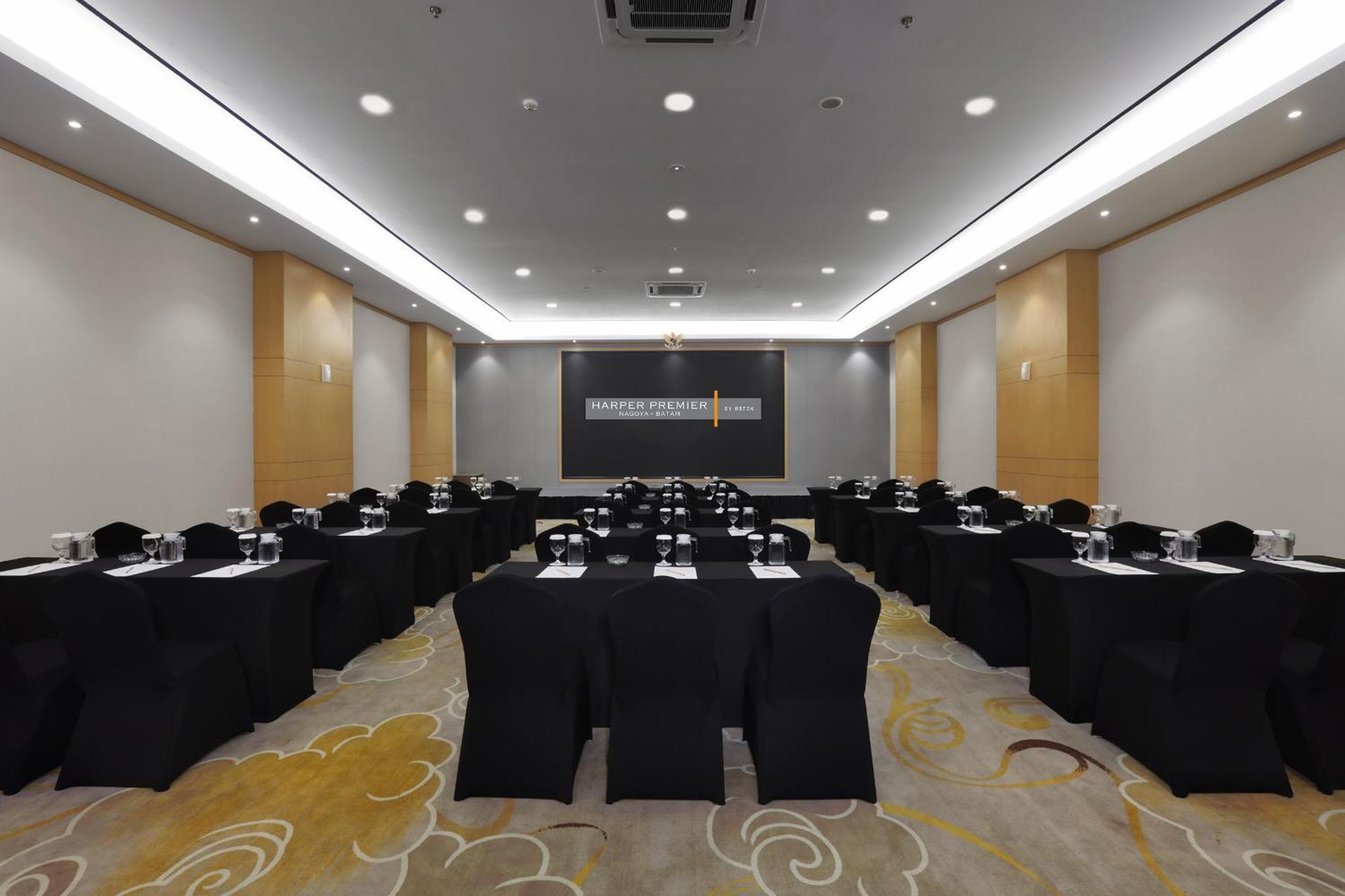 Harper Premier Nagoya Batam Hotel Екстериор снимка