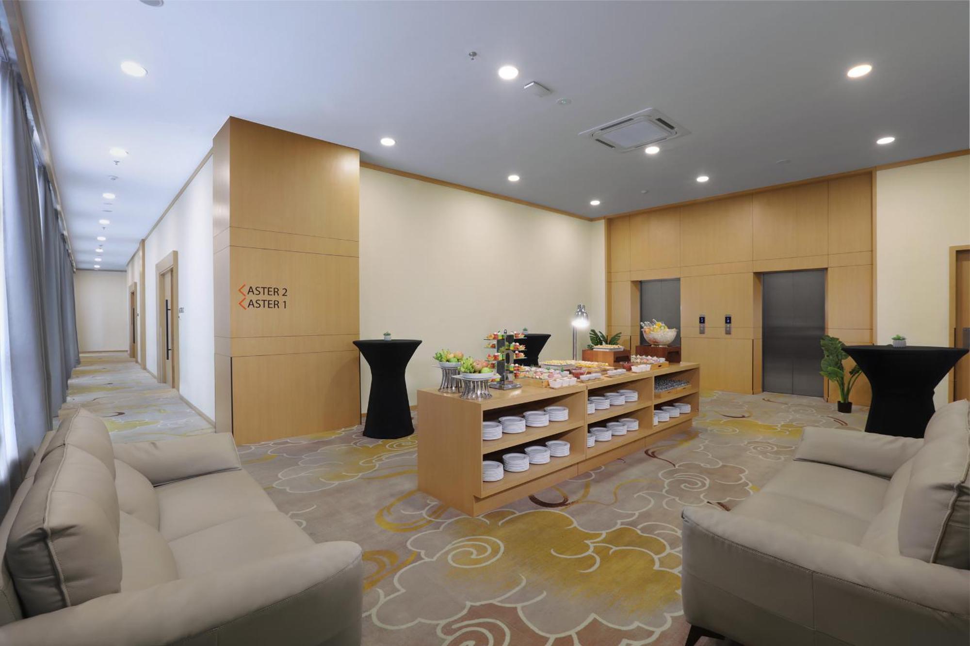 Harper Premier Nagoya Batam Hotel Екстериор снимка