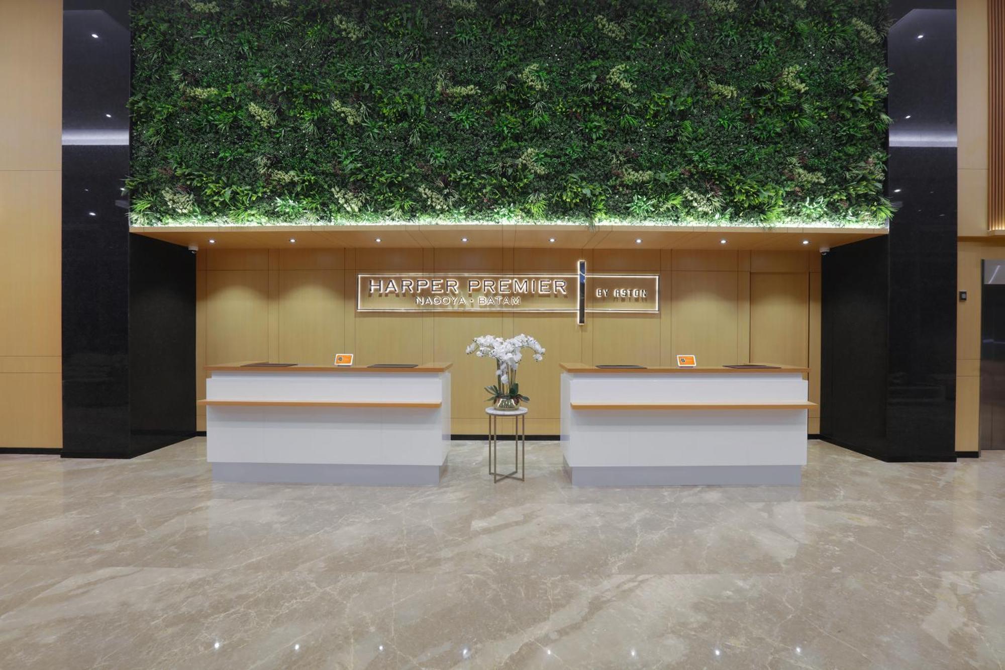 Harper Premier Nagoya Batam Hotel Екстериор снимка