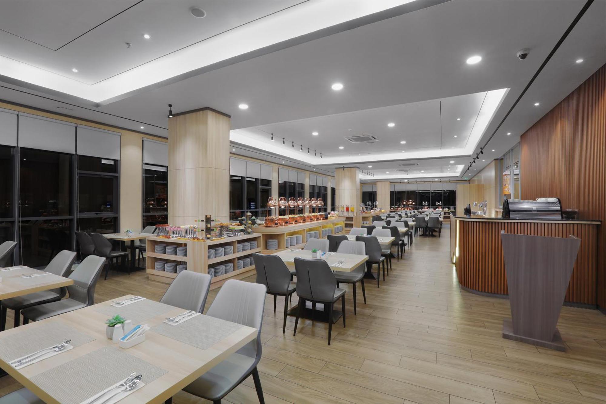 Harper Premier Nagoya Batam Hotel Екстериор снимка
